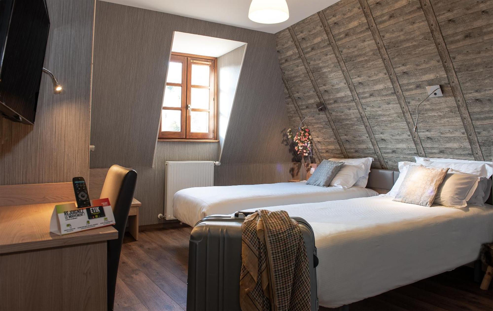 Logis Hotel-Restaurant Les Coudercous Saint-Chély-dʼAubrac Buitenkant foto