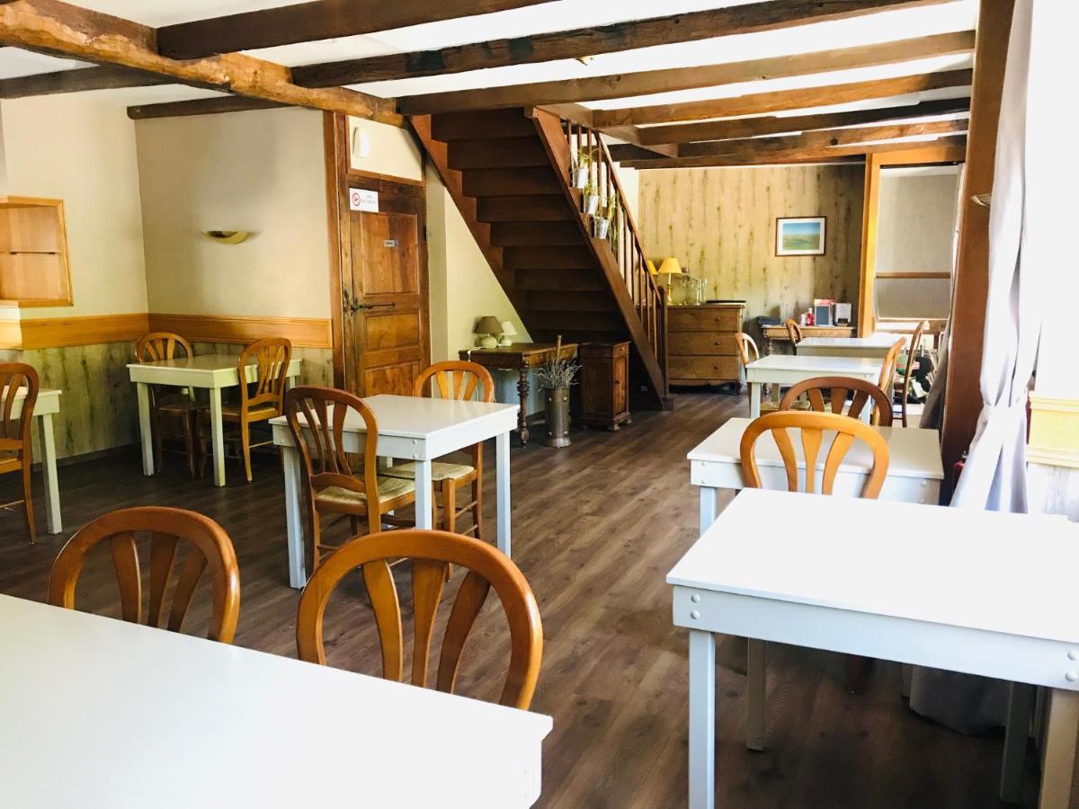 Logis Hotel-Restaurant Les Coudercous Saint-Chély-dʼAubrac Buitenkant foto